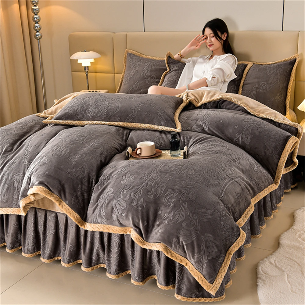 Thickened Milk Velvet Four-Piece Set European Style Winter Warm Bedding Set Plush Carved Velvet Quilt Cover Pillowcase Bed Skirt