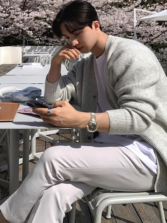 

Korean Sle V-Ne Knitted Long Sve Men's Cardigan Slim Fit Core Spun Yarn Open-irt Sle Casual Wear Polyester Fiber