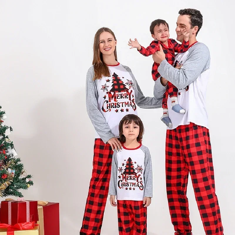 

2024 Winter Christmas Pajamas Mom Dad Kids Baby Dog Matching Clothes Warm Thicken Sleepwear Soft 2 Pieces Suit Xmas Family Look
