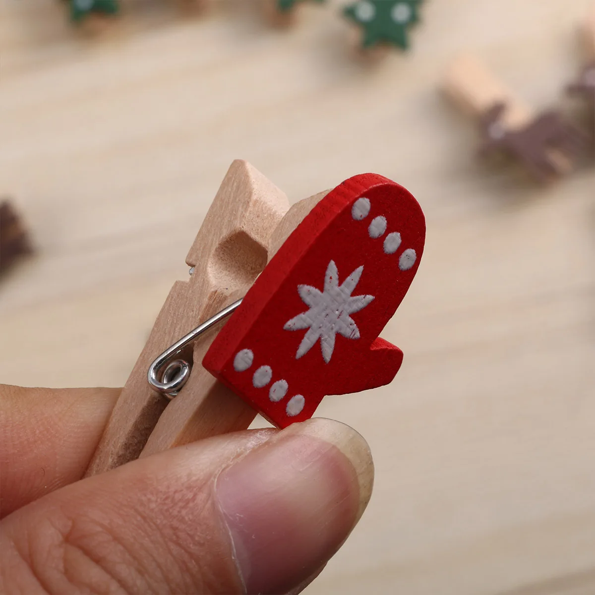 

30pcs Christmas Series Wooden Mini Cartoon Clips For Photo Paper Decorative Small Clips Craft Clothpin Party Decoration Display