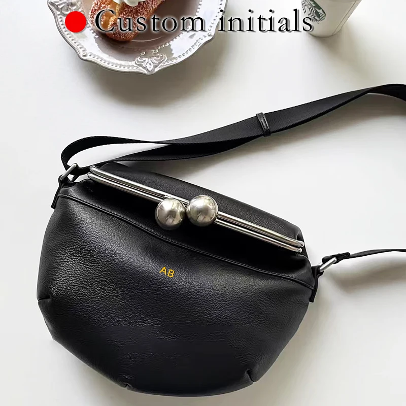 

Кожаная сумка на клипсе в японском стиле с инициалами для женщин, роскошная дизайнерская сумка-кошелек, новинка 2026, из воловьей кожи, из листового металла на плечо