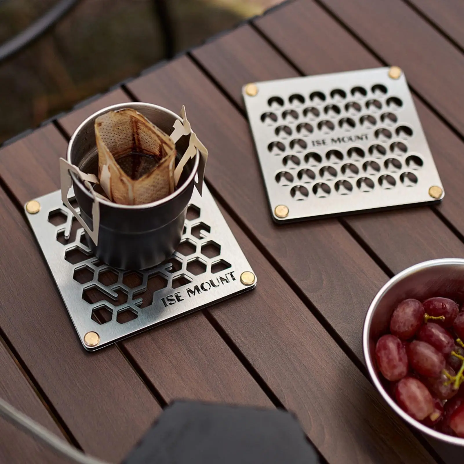 

Stainless Steel Heat Resistant Trivet Kitchen Counter Protector Metal Pot Stand for Hot Pots Pans, Dining Table, Camping Cooking