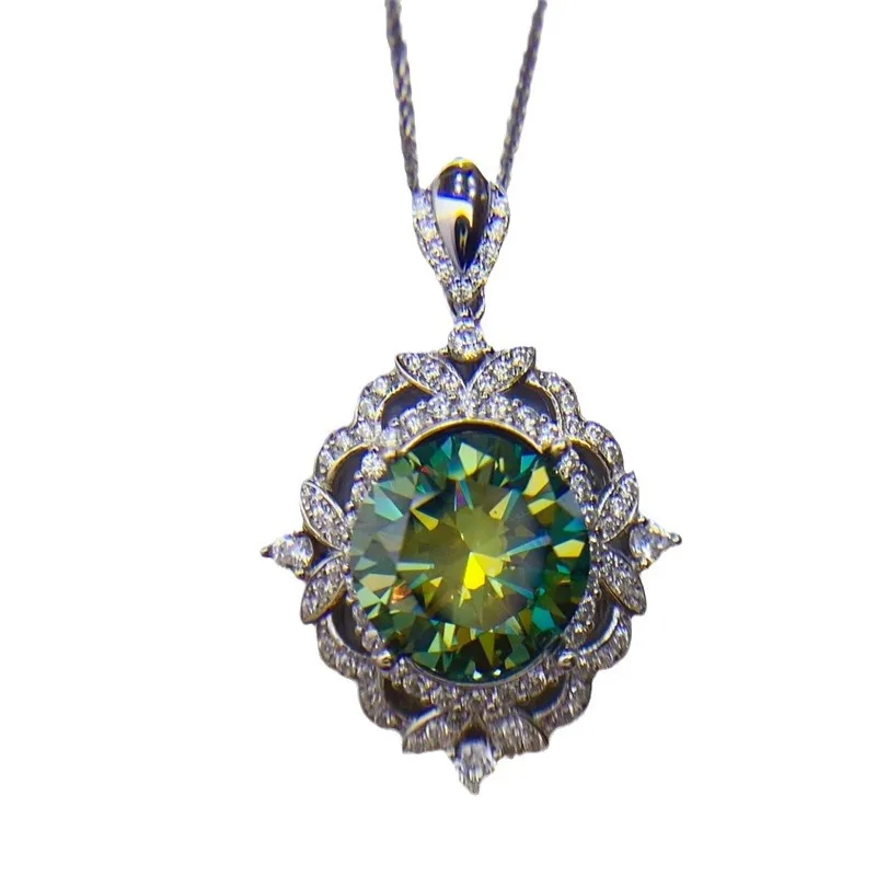 Luxurious & Grand Green Diamond Luxury Necklace Pendant For Women 5ct Moissanite PT950 Platinum | Gorgeous design, noble on neck