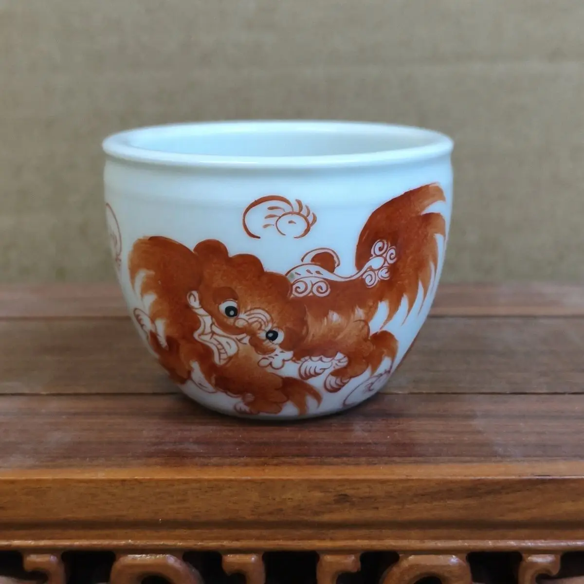 Vintage Hand Painted Porcelain Lion Cup Traditional Chinese Taishi Shaobao Collection Decorative Storage Jar Bottle