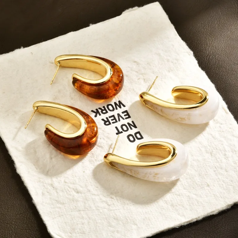 Korean new design fashion jewelry 18K gold plated U-shaped amber resin earrings elegant women's daily work accessories