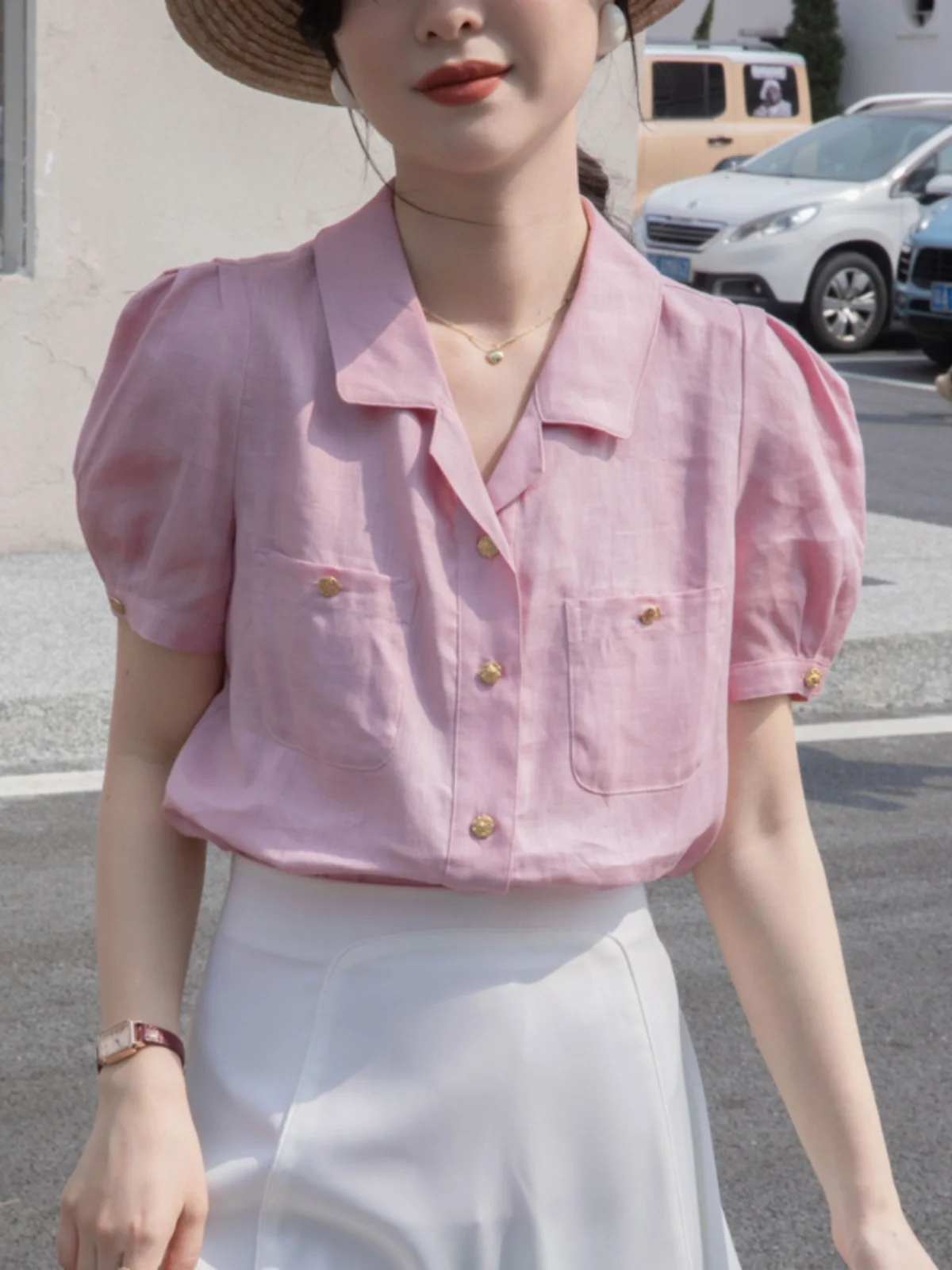 

Нежная льняная блузка в стиле ретро для женщин, новинка лета 2026, легкая, элегантная, премиум-класса, очень красивая, суперстильная, укороченная.