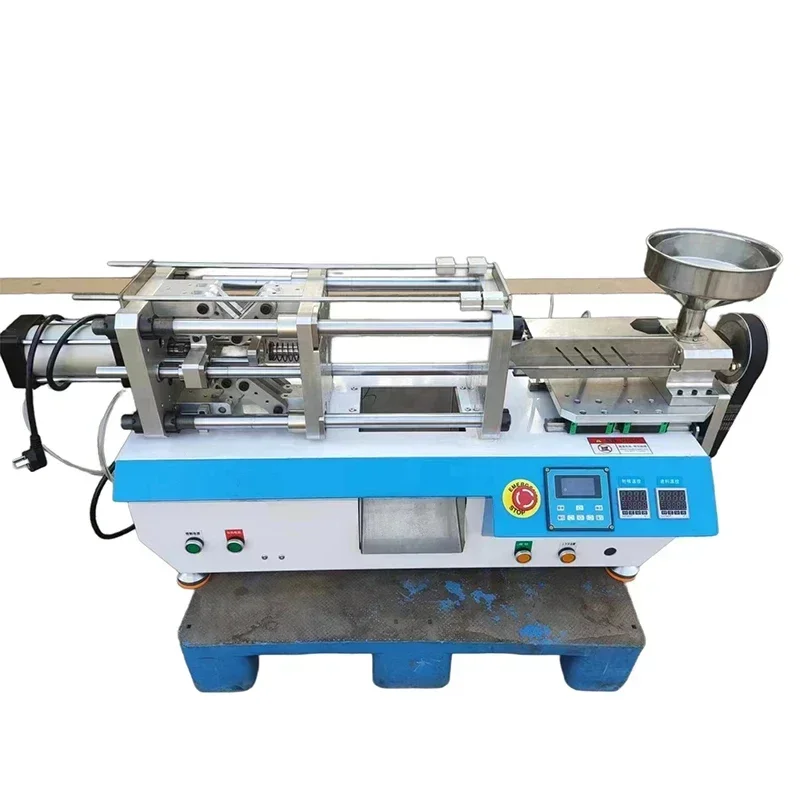 Macchina per lo stampaggio orizzontale elettrica pura 110V/220V 25g Macchina per lo stampaggio 5T Macchina per lo stampaggio della testa USB in plastica