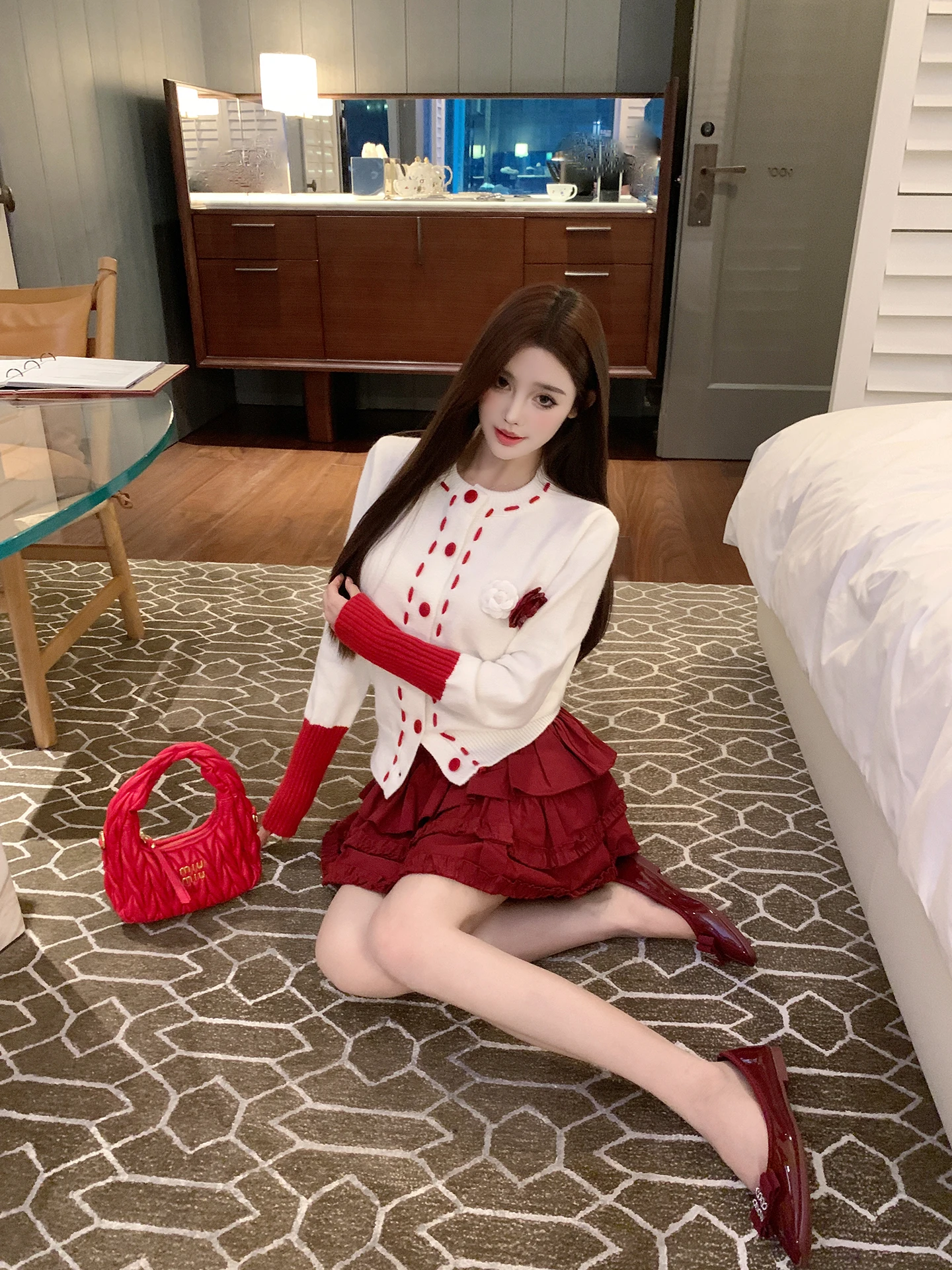 

Luna 123 New Small Fragrance Style Sweater Color Block Tea Rose Red Long Sleeve Luxury Knitted Cardigan for Women Spring Season