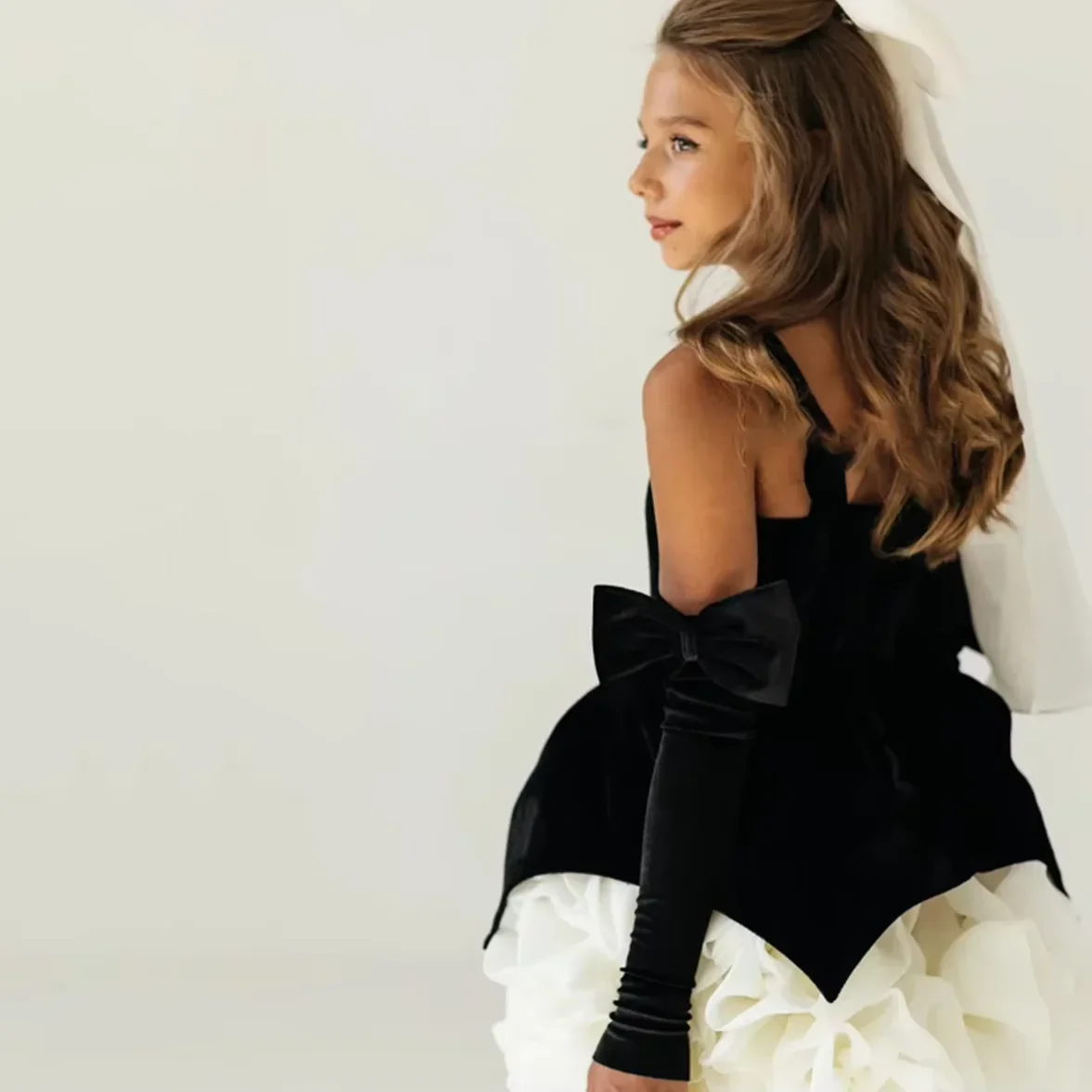 Abiti da ragazza di fiore neri Abito da ballo senza maniche con scollo alto o Guaina Abito da festa di compleanno Abito adorabile personalizzato