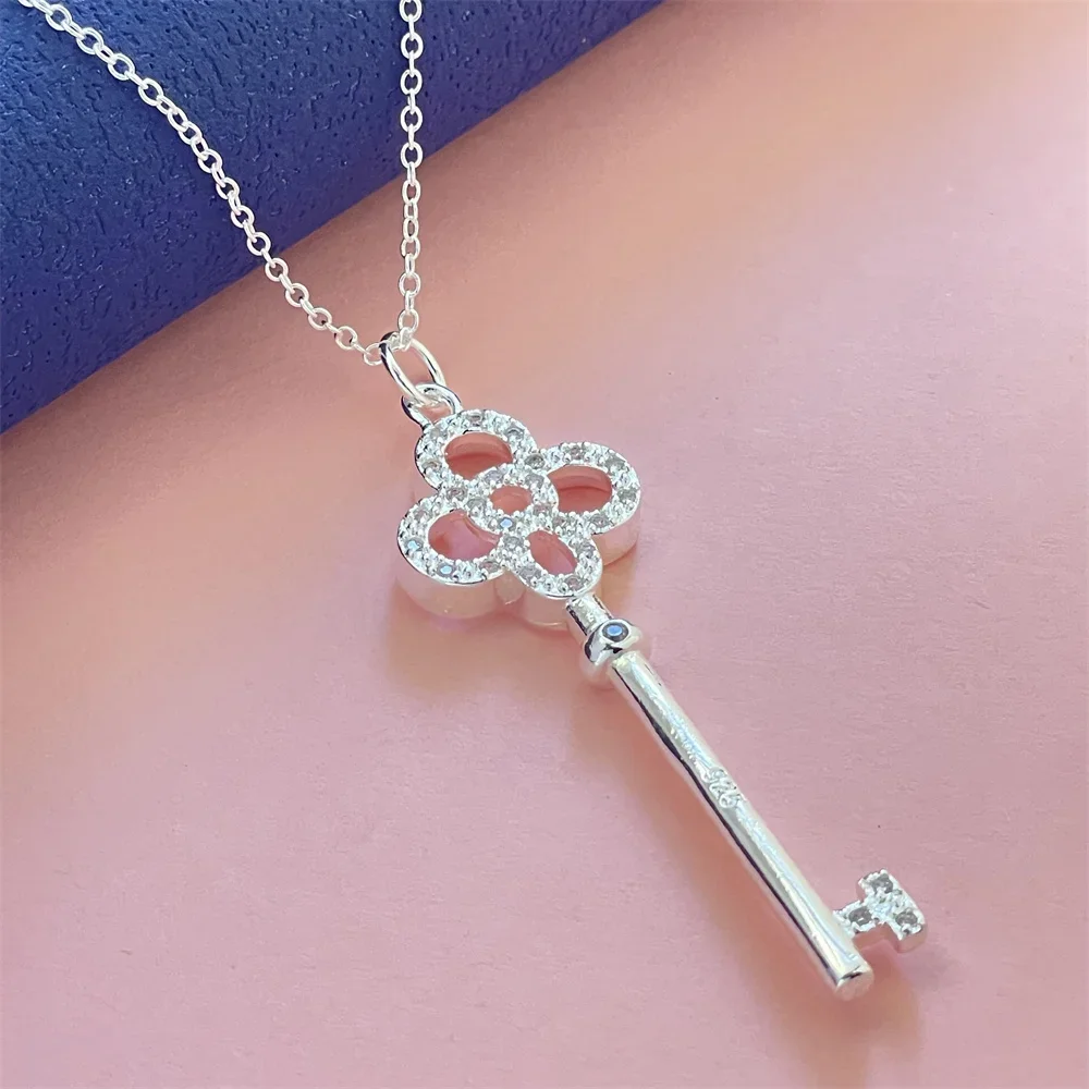 925 Silver Necklace With Four-Leaf Clover Key Inlaid With Zircon Pendant, Suitable For Men And Women To Wear Daily