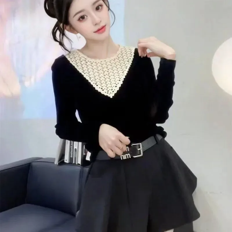 2025 T-shirt a maniche lunghe da donna in autunno Camicia con fondo nuovo stile con design interno sottile e top pullover cavo di nicchia