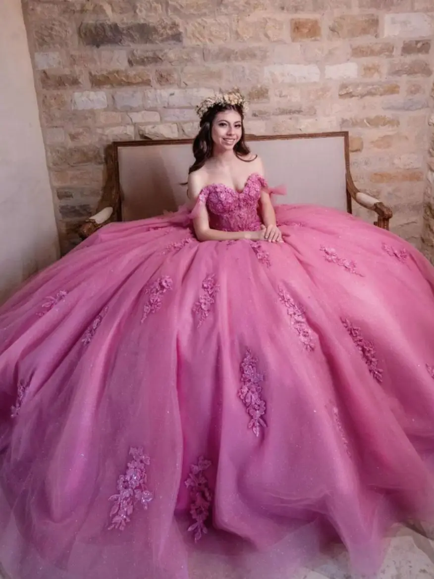 

Luxury Off Shoulder Quinceanera Dress Lace Appliqué 3D Flower Ball Gown Sweet Fluffy 15th to 16th Birthday Party Dress Custom