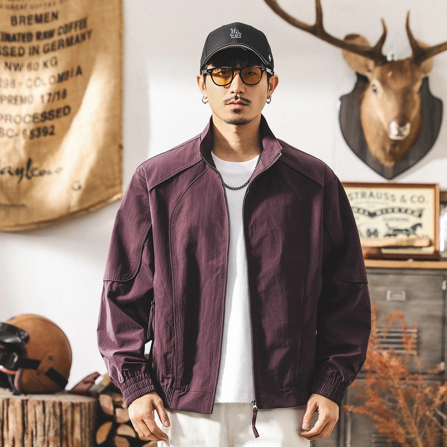 A trendy American retro purple jacket for men, a new spring and autumn commuting stand-up collar loose coach jacket for men