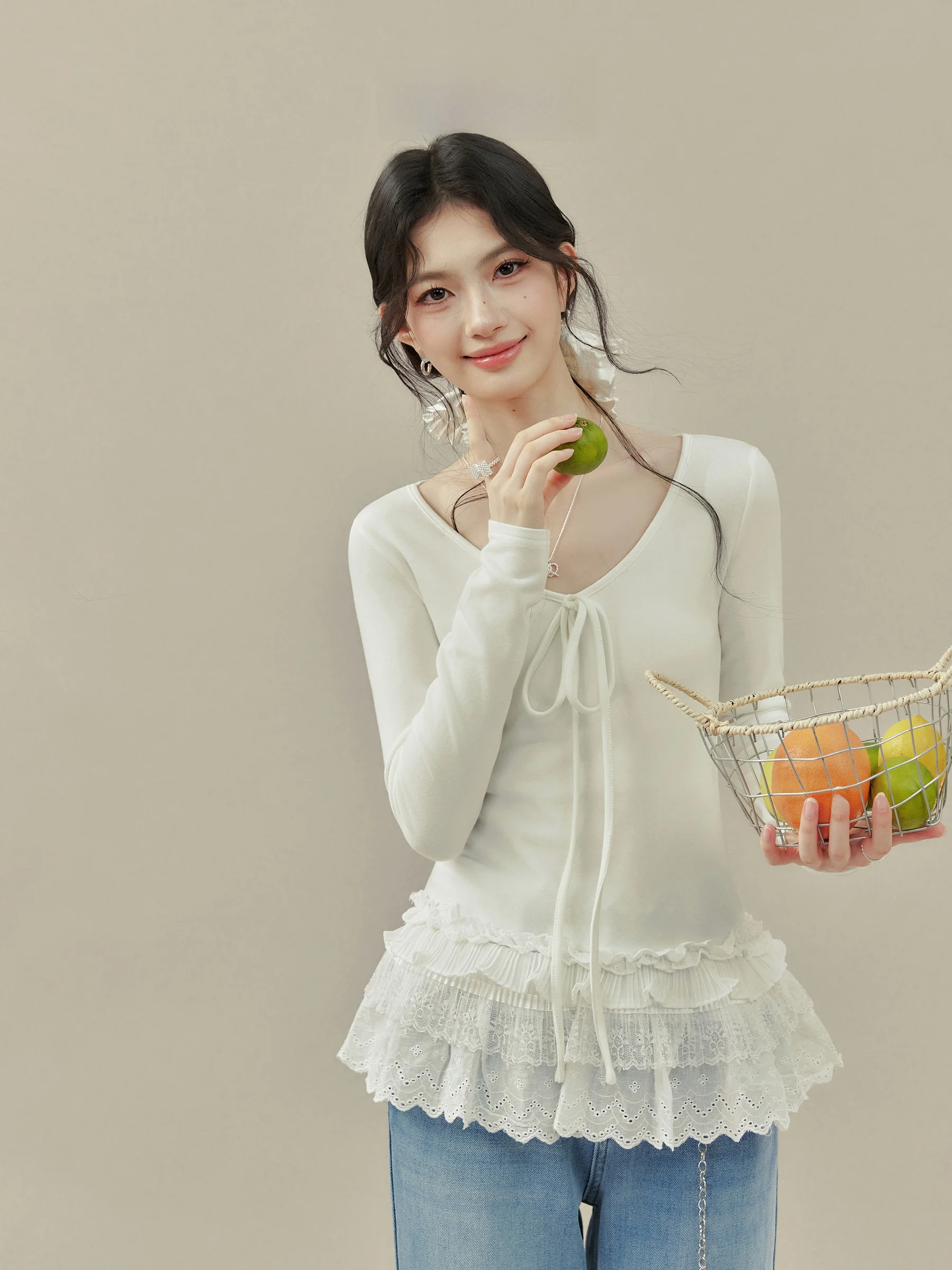 

Женская футболка Cloud Feather Soft с кружевной завязкой на талии, приталенная, с длинным рукавом и V-образным вырезом, для ранней весны, повседневная, модная, стильная.