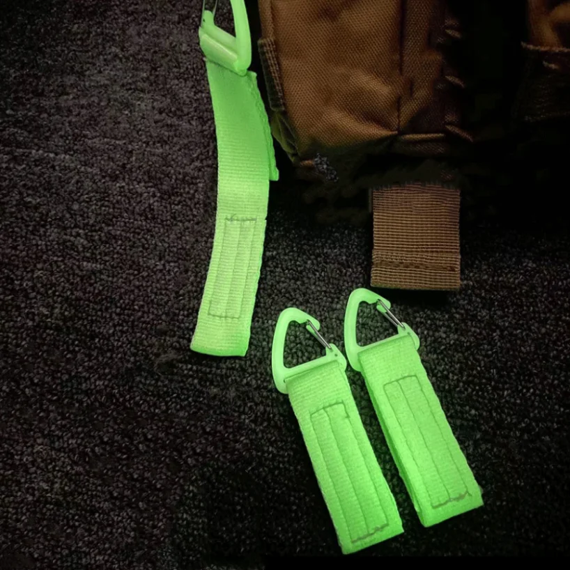 Mochila táctica MOLLE luminosa con hebilla triangular y cierre rápido - imagen 5