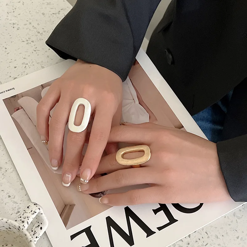 Amorcome Exaggerated Gold Color Metal Geometric Rings for Women Adjustable Elastic Rope Chunky Ring Fashion Statement Jewelry
