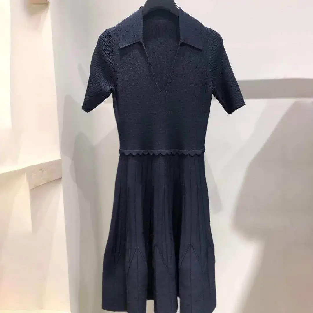 

Woman elegant black dress V-neck office ladies knitted slim short sleeve casual comfortable mini dress