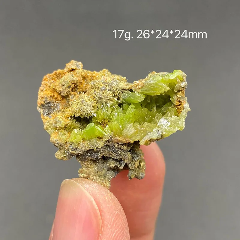 100%  Natural pyromorphite Mineral Specimens Stones and Crystals Healing Crystal