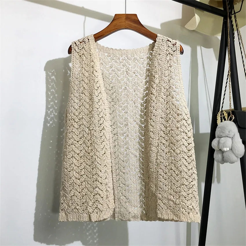 

2022 Women Knitted Vest Fashion Elegant Lady Hollow Out Lace Vests Big Size Female Sleeveless Coats Jackets Short Paragraph 1873