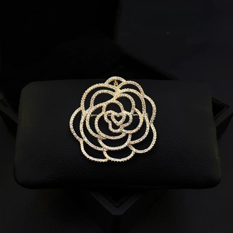 

Luxury Hollow-Out Camellia Brooch Customizable Boutique Lapel Pin for Jacket Coat Dress Elegant Floral Jewelry Accessory 1978