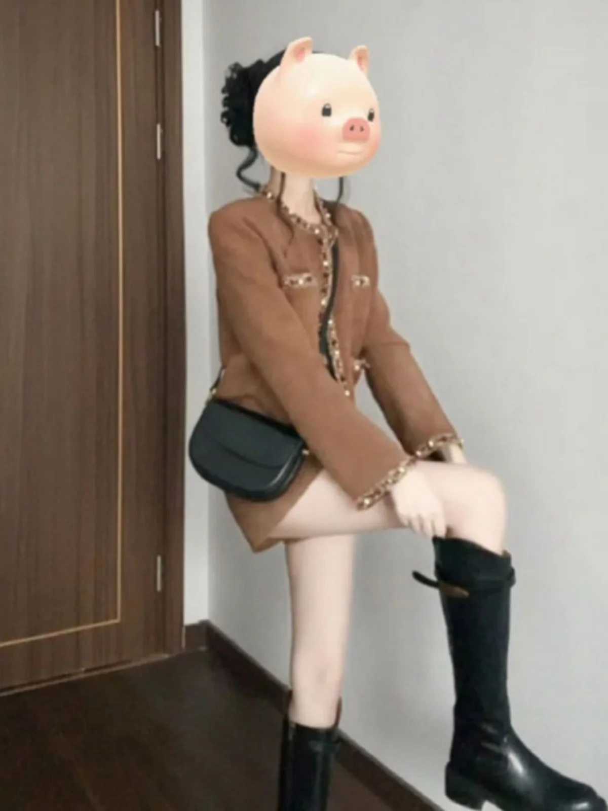 

Стильный корейский комплект из двух предметов: куртка и шорты. Модный женский ансамбль из хлопка с длинными рукавами и застежкой на пуговицах.