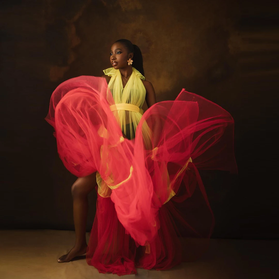 

Sexy V Neck Draped Sheer Tulle Evening Gowns Neon Green And Red Ruffles Ball Gown African See Thru Illusion Formal Dresses