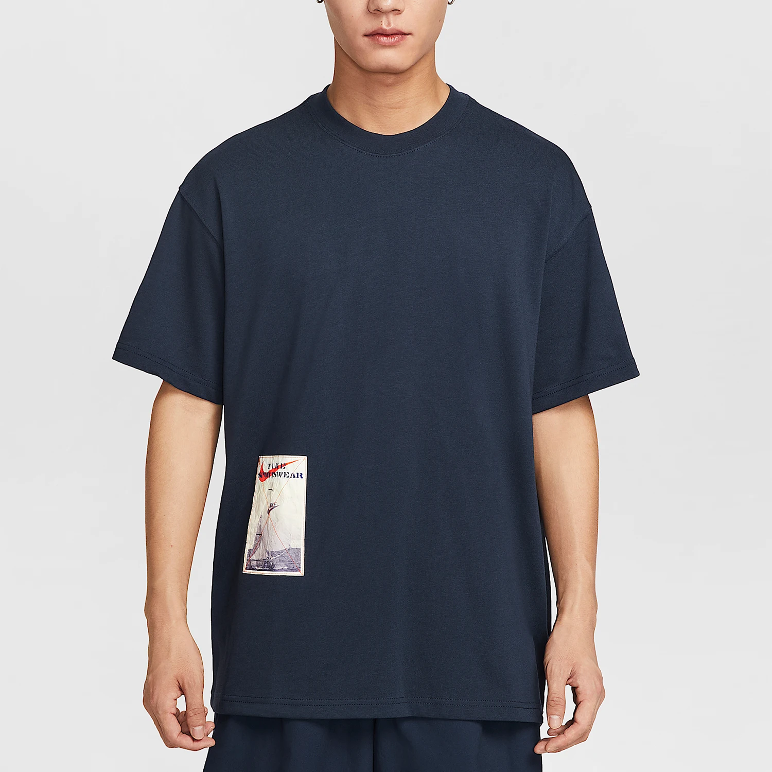 

Nike genuine Sportswear Men's Loose Knit Casual T-Shirt HQ9253-451