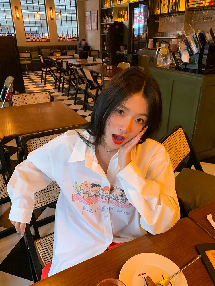 

Spring 2025 Women's Loose Long Sve Pure Cotton irt Casual Sle Printed Casual Faion Upperwear White Floral Print