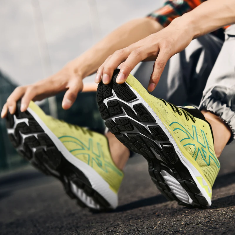 Lightweight Men Sneakers Mesh Breathable Casual Shoes Men Sports Tenis Shoes Male Fashion Running Shoes Luxury Trainer