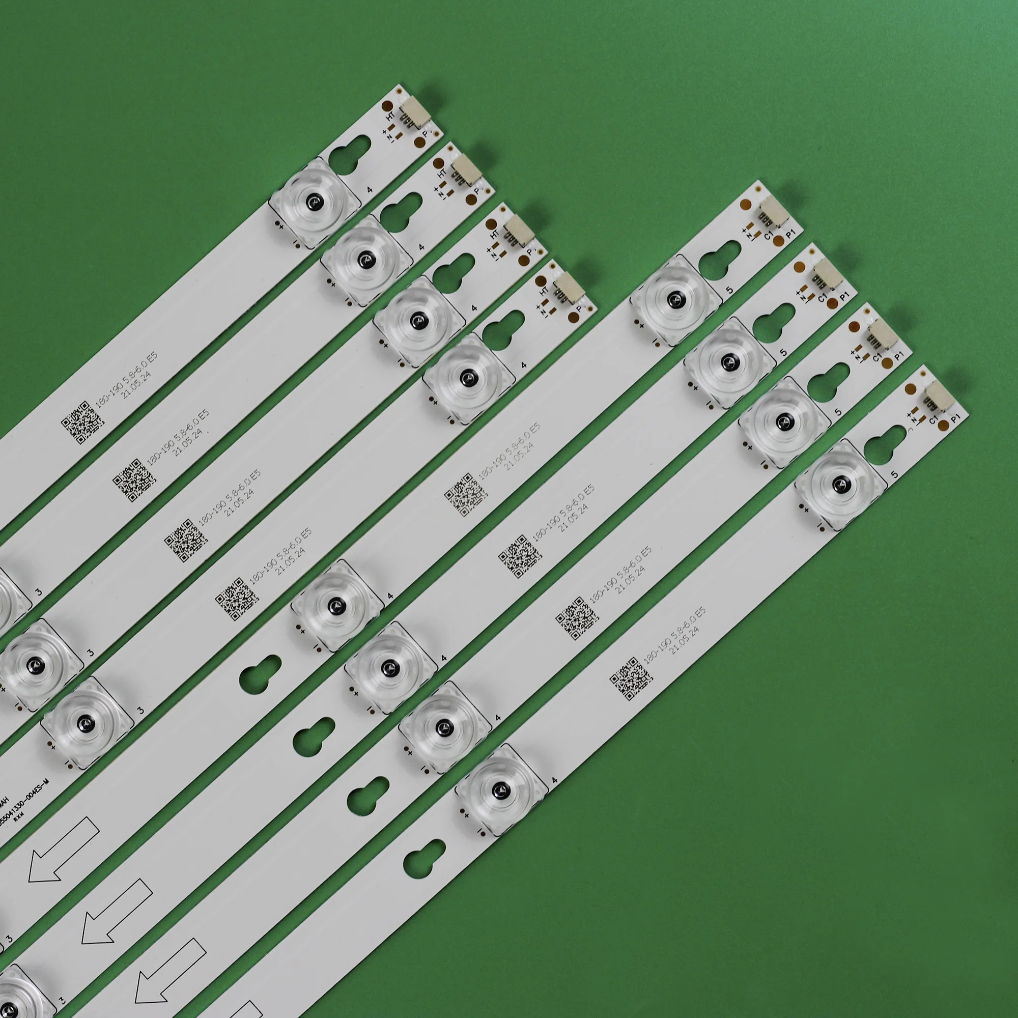 Striscia LED Per 55S403LFAA U55P6016 U55P6046 U55P6066 55UT6006 55UC6426W 55UC6416 55UC6316 GIC55LB124 GIC55LB125_LED30F2.1D_V0.4