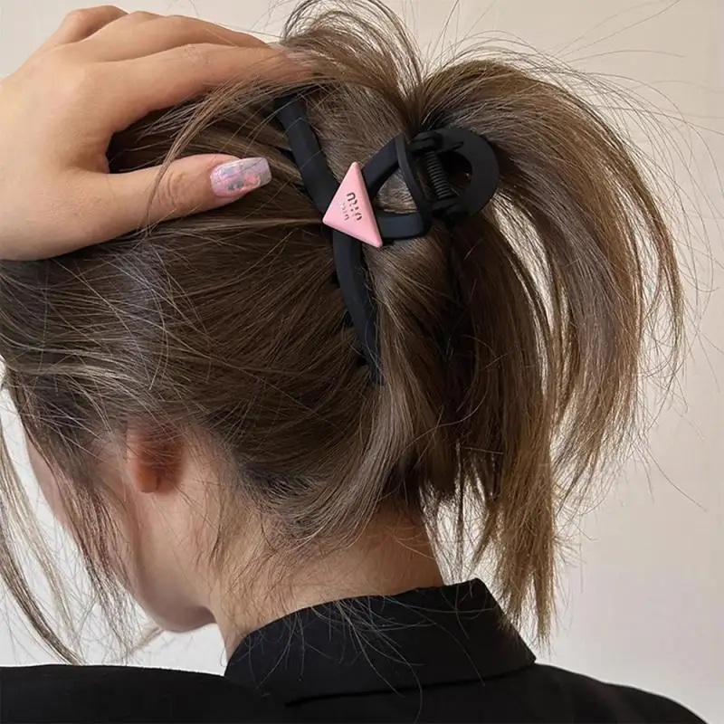 

High-End Hair Accessories Women's Shark Clip Large Hair Volume with More Pink Love Triangle Grab Clip Sweet Cool Hair Clip