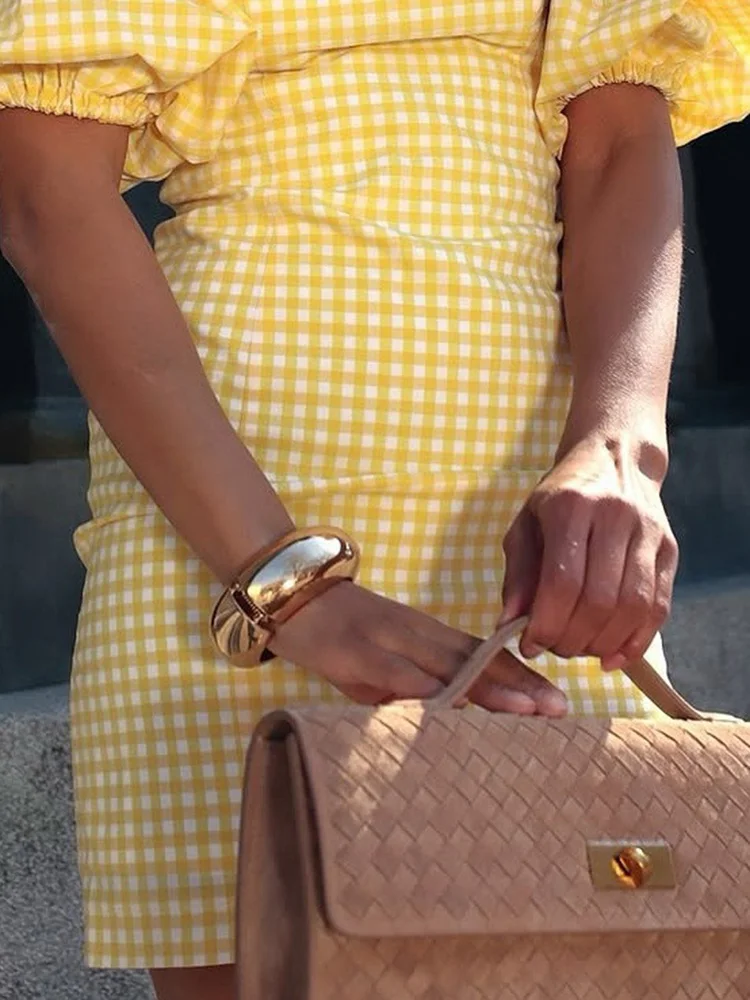 فستان سهرة صيفي بياقة مربعة أنيق للسيدات فستان ضيق ملفوف على الوركين 2025 موضة جديدة فستان قصير بأكمام منتفخة ومطبوع متقلب