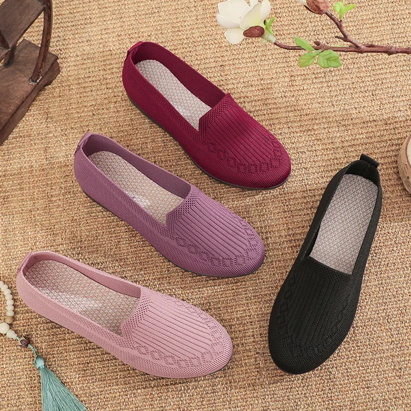 Summer New Women's Solid Color Knit Loafers Mesh Breathable Lightweight Anti Slip Flats Soft Sole Sport Walking Shoes for Woman