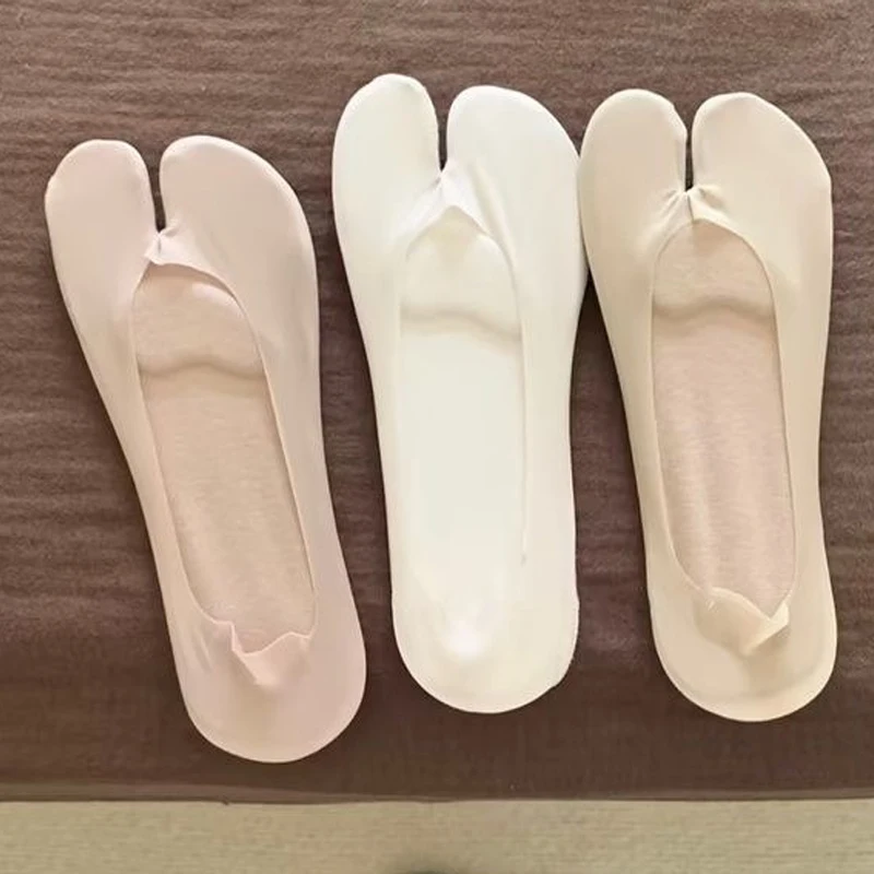 Sponge Cushion Two Finger Socks Invisible Non-slip Low Cut Sock Solid Color Comfortable Breathable Summer Thin Cotton Tabi Socks - view 5