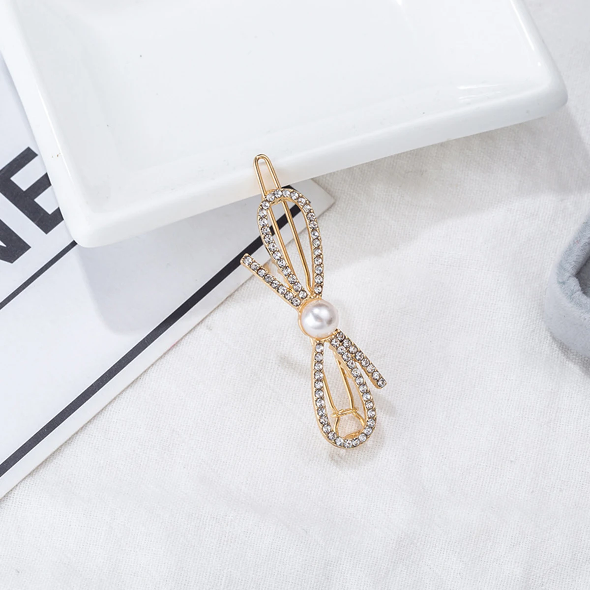 

Pearl Hair Clip Bobby Pins for Women European and American Golden Hairpin