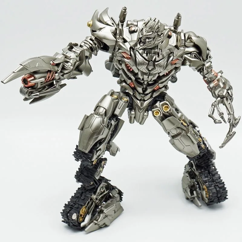 

Трансформирующаяся игрушка 8807 Танк Мегатрон с тонким покрытием и подсветкой, версия из фильма, оригинальная модель робота, фигурка для хобби, подарок