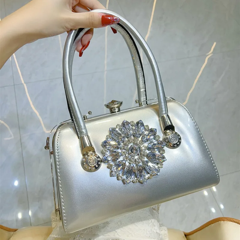 

2025 Luxury Women Wedding Flower Diamond Evening Clutch Bag Lady Sunflower Rhinestones Handbags Trendy Designer Shoulder Bag