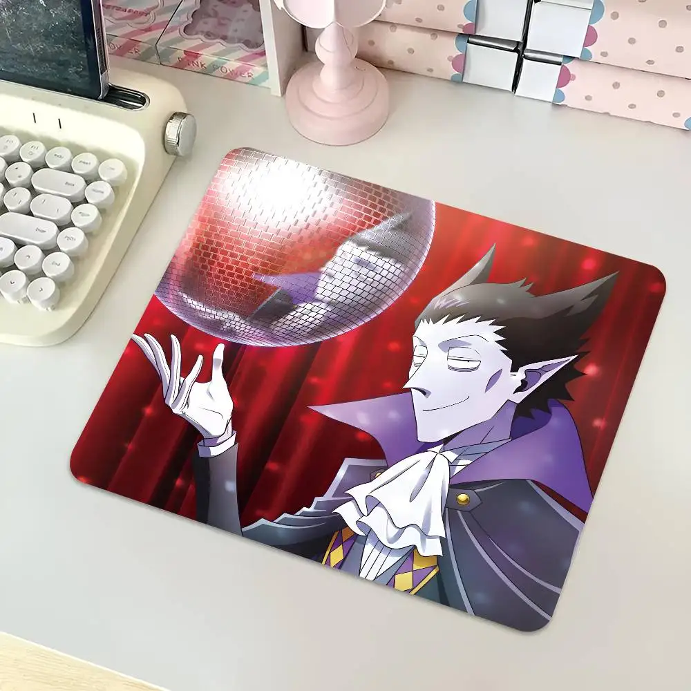 The Vampire Dies In No Time Mousepad Small LockEdge Mouse Pad For Gamers Computer Desk Pad Rectangular Anti-slip Rubber