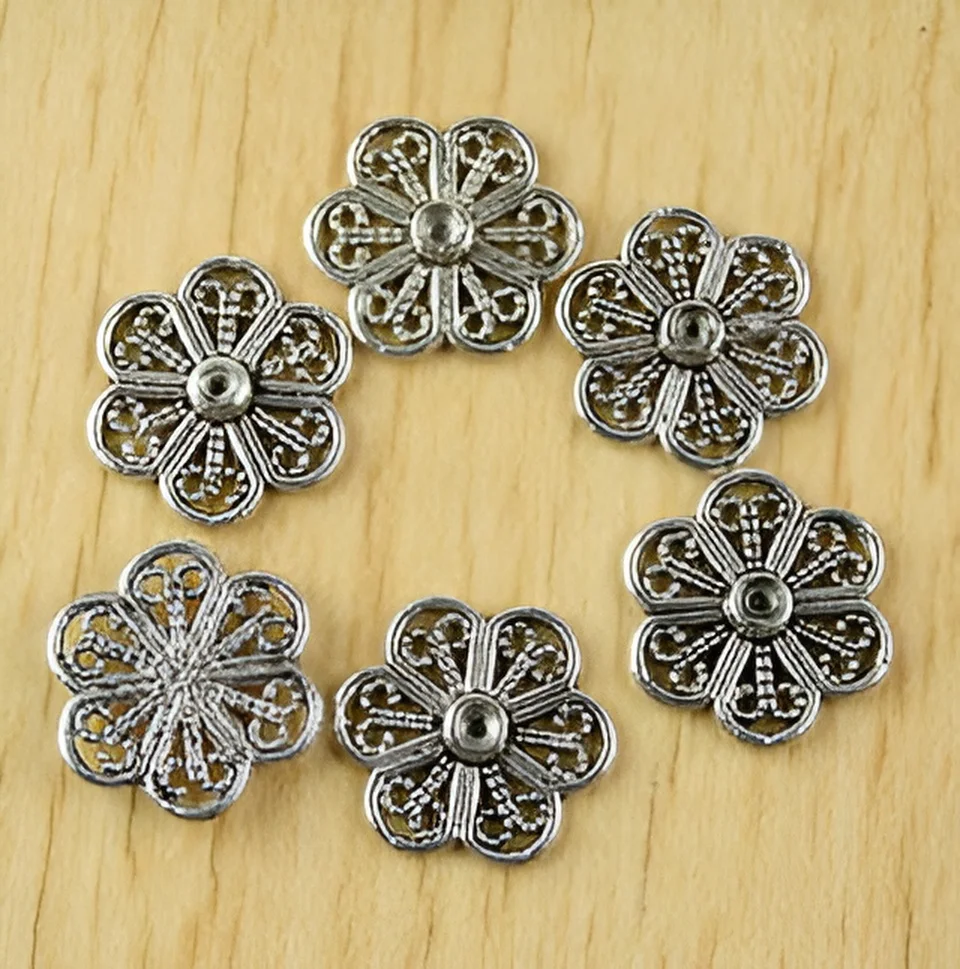 

20pcs 15mm Alloy matel tibetan silver sunflower charms HWH2472