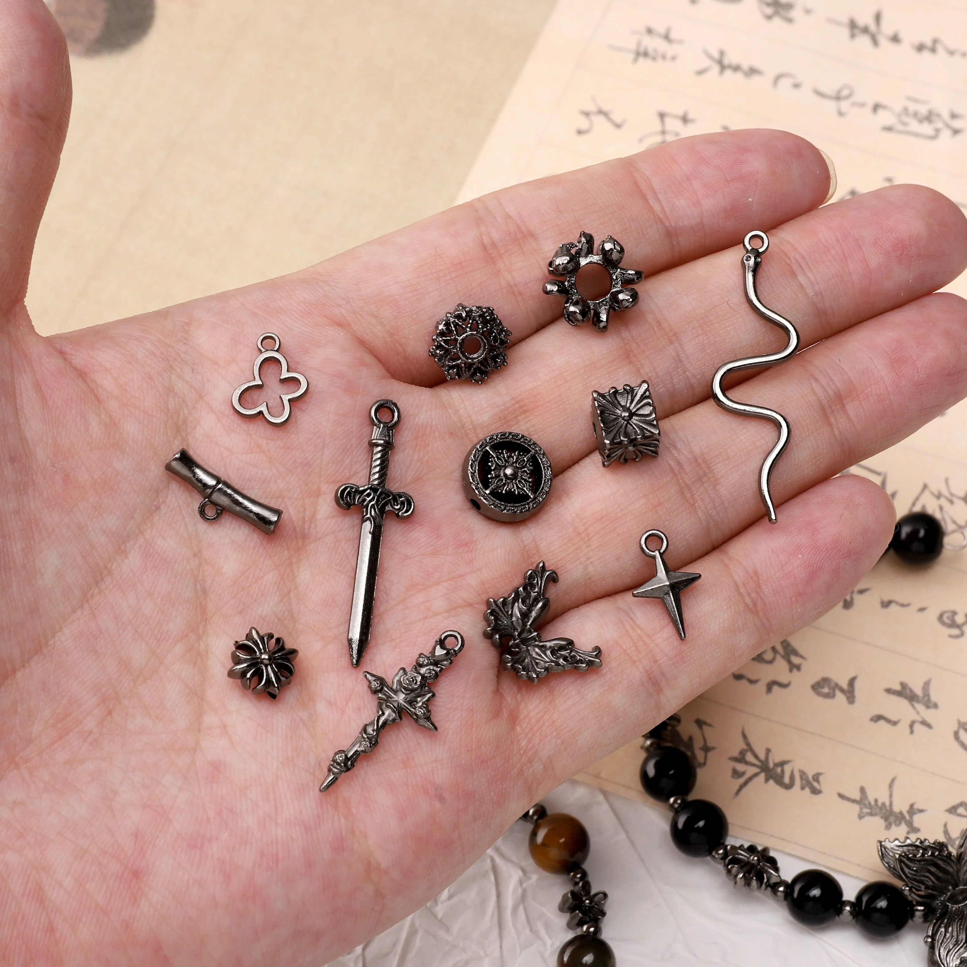 มาใหม่ 3-100 ชิ้นหลายรูปแบบโลหะผสม Spacer ลูกปัด Charms ผลการค้นหาโลหะสําหรับ DIY เครื่องประดับสร้อยข้อมือสร้อยคอทําด้วยมือทํา