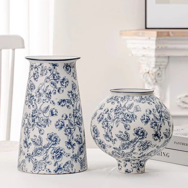 Chinese high-end blue and white porcelain retro vase, ceramic ice crack flower vase, home living room entrance decoration orname