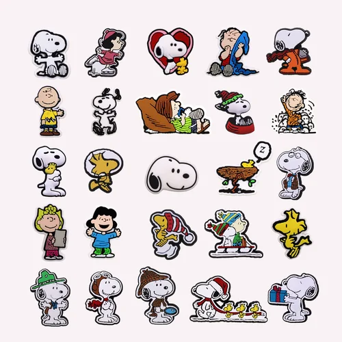 Imagen 1 del producto MINISO, 1 Uds., adornos clásicos para zapatos de Snoopy, Pin de zueco, accesorios para sandalias, aptos para pulsera, mochila, caja de lápices, regalos de navidad