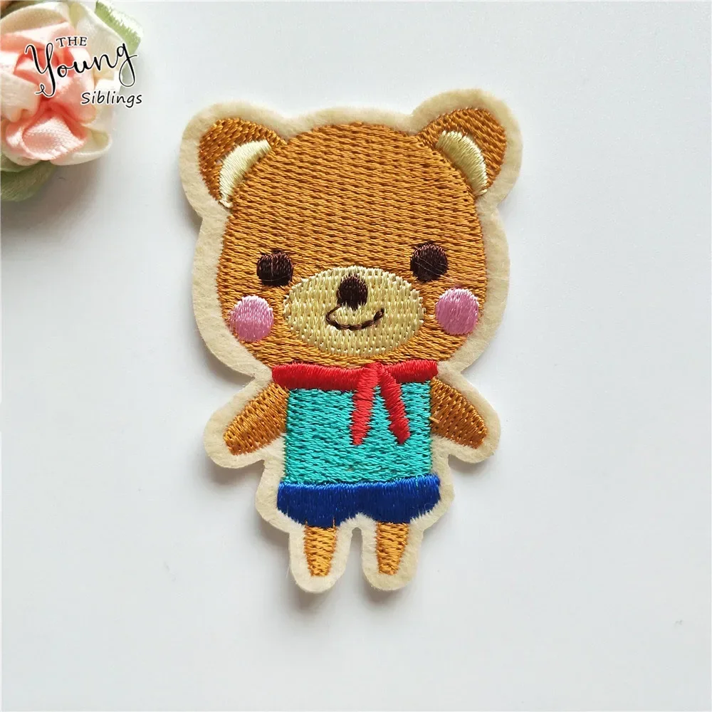 Mix klej termotopliwy żelazko łatki Cute Animal Sheep bee dog wyszywana aplikacja naklejki kurtka odznaki DIY akcesoria do odzieży