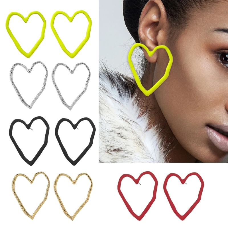 

652F Hollow Heart Ear Studs Heart Earings Fashion Jewelry Stylish Ear Piercings Suitable for Youthful Women Casual Outfits