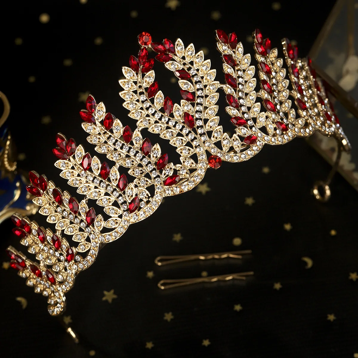 DIEZI Vintage Baroque Green Red Crystal Tiara Crown Women Girls Party Queen Rhinestone Crown Christmas Hair Dress Accessories