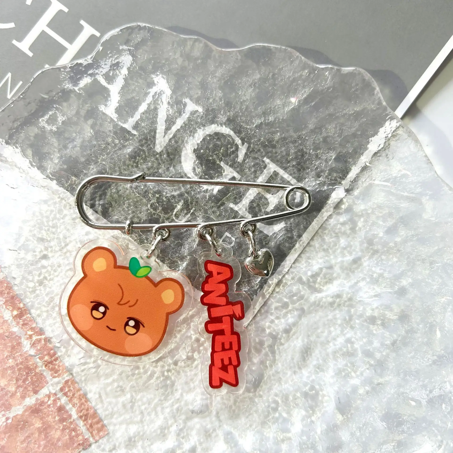 Hot Sale Kpop Idol ATEEZ Brooch Badge ANITEEZ Pin Decoration