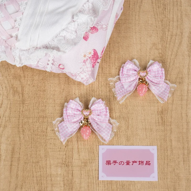 

Заколки для волос в японском стиле, милые кавайные заколки для волос в клетку с клубничным бантом, аксессуары для волос в стиле Лолиты для девочек, пара зажимов, бант для волос для девочек