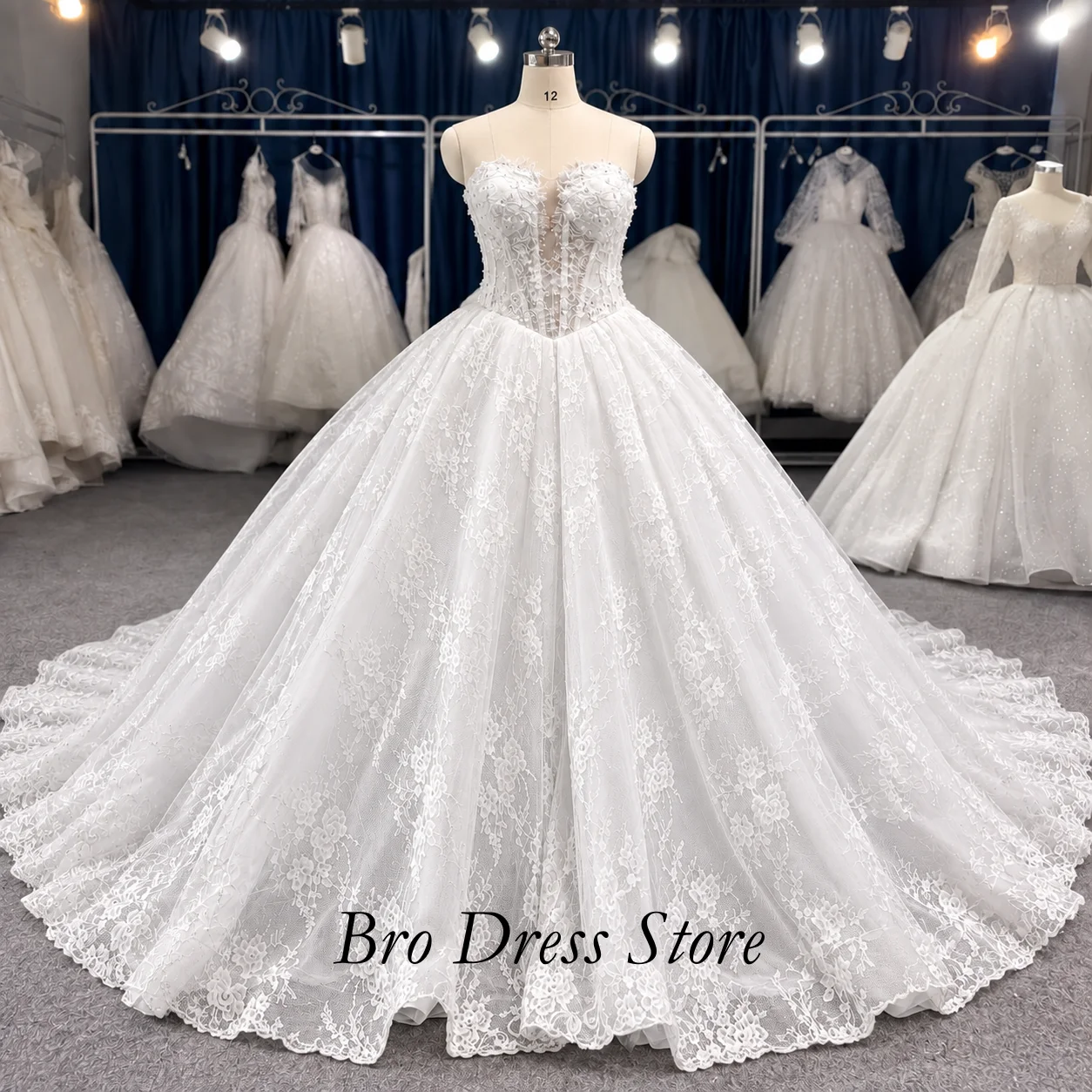 Customized Elegant Strapless Wedding Dress Sweetheart Lace Corset Ball Gown Bridal Dress Princess Gown Vestido De Novia