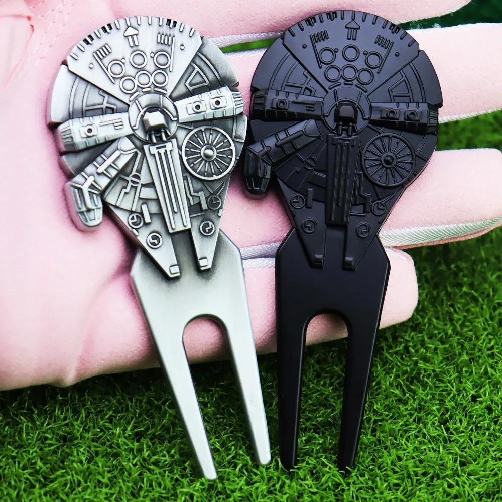 Golf Divot Tool Spacecraft Golf Green Fork Zinc Alloy Magnetic Golf Ball Fork Multifunctional Portable Divot Fork Play Golf