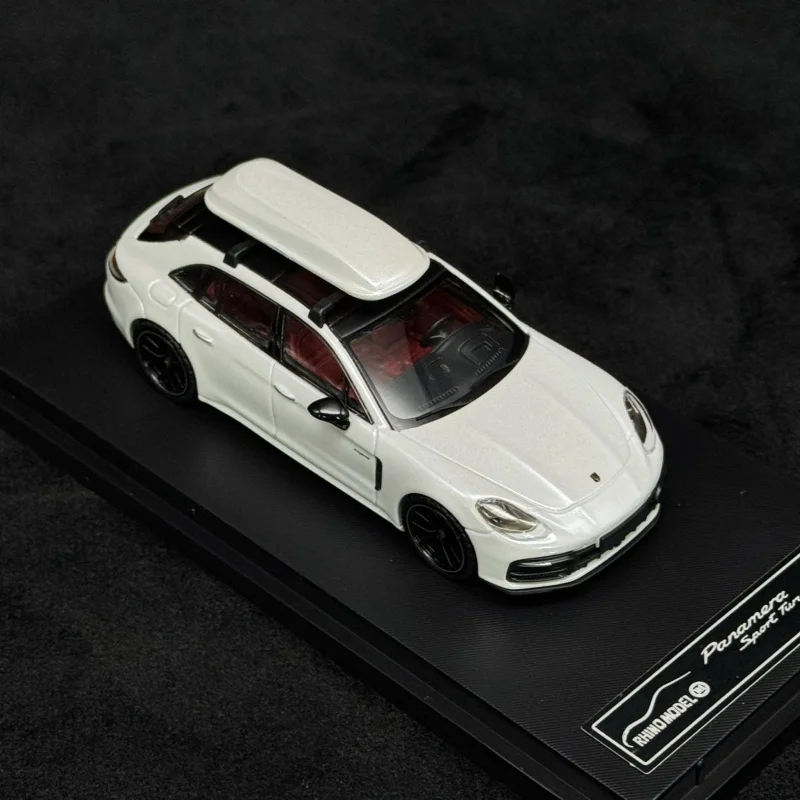 In Stock RM 1:64 Panamera station wagon alloy model